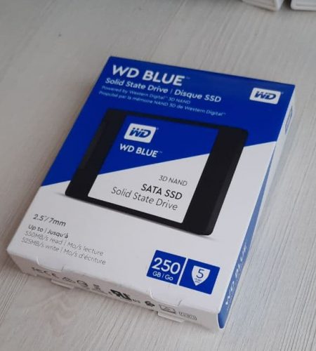 Western Digital WD Blue SATA 250 ГБ SATA WDS250G2B0A